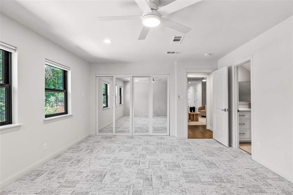5 Bedroom Single Family Home/House's Image 28