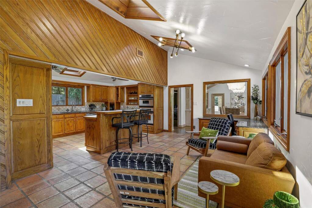 4 Bedroom Single Family Home/House's Image 13