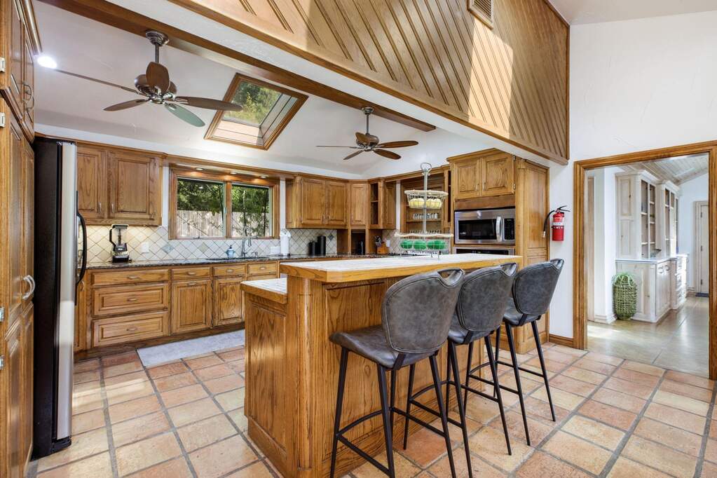 4 Bedroom Single Family Home/House's Image 15