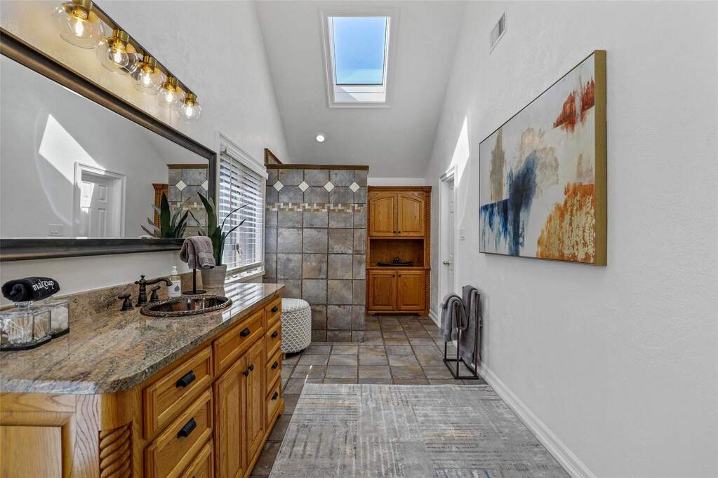 4 Bedroom Single Family Home/House's Image 20