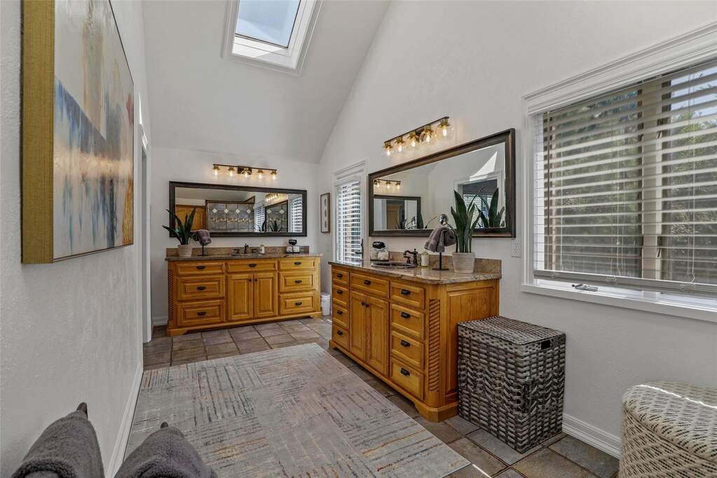 4 Bedroom Single Family Home/House's Image 21