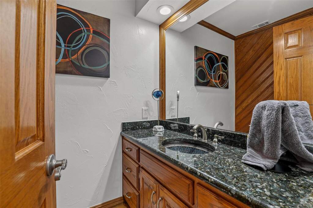 4 Bedroom Single Family Home/House's Image 25