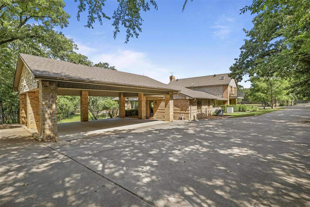 4 Bedroom Single Family Home/House's Image 26