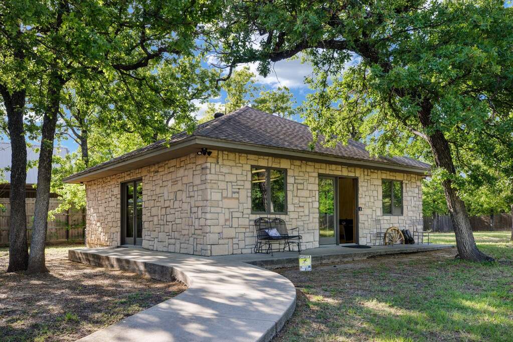 4 Bedroom Single Family Home/House's Image 28
