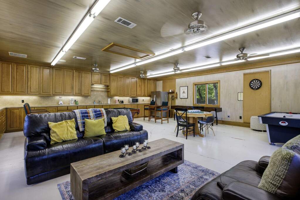 4 Bedroom Single Family Home/House's Image 29