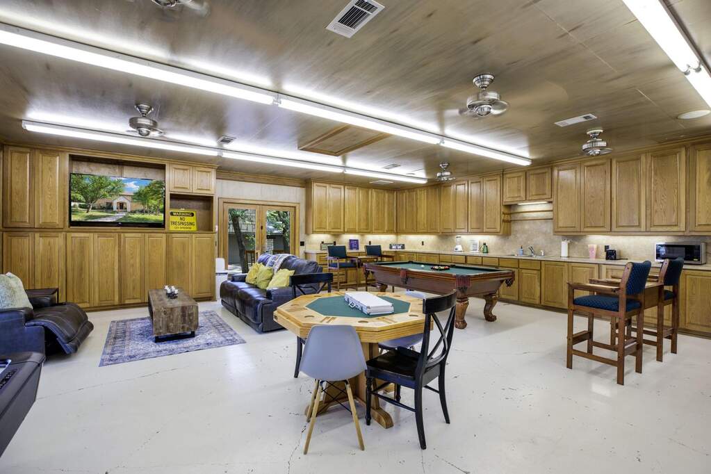 4 Bedroom Single Family Home/House's Image 30