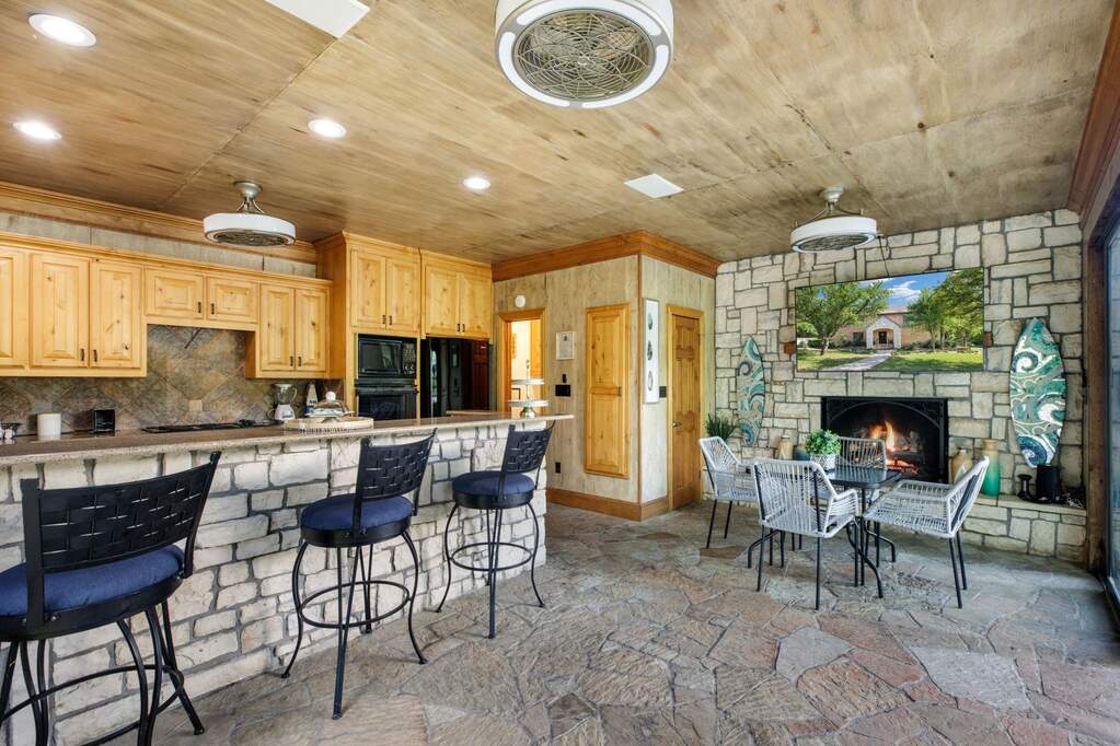 4 Bedroom Single Family Home/House's Image 32