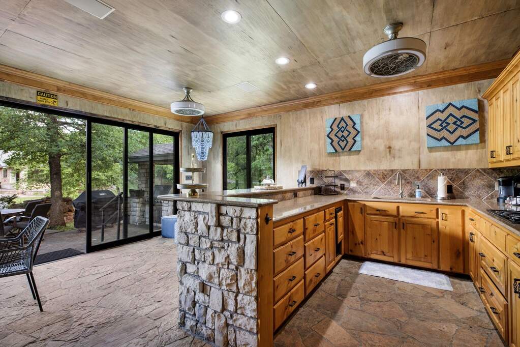 4 Bedroom Single Family Home/House's Image 33