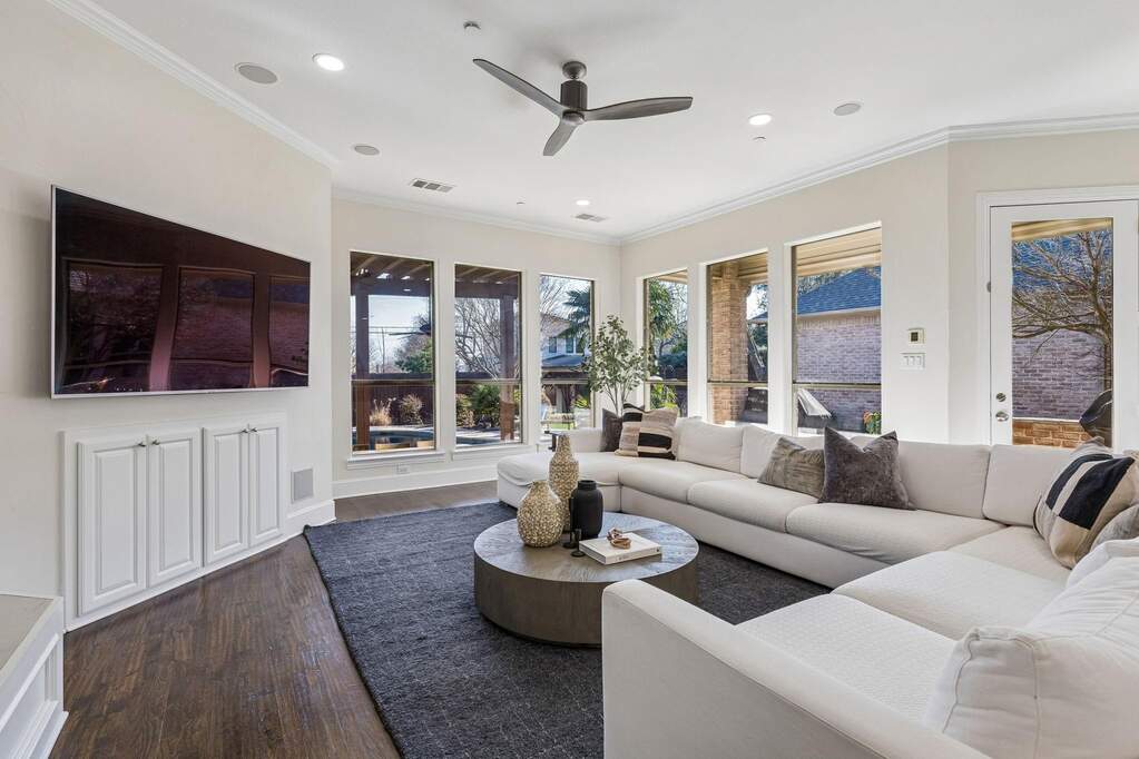 4 Bedroom Single Family Home/House's Image 10
