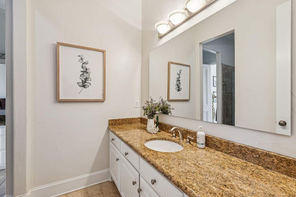 4 Bedroom Single Family Home/House's Image 27