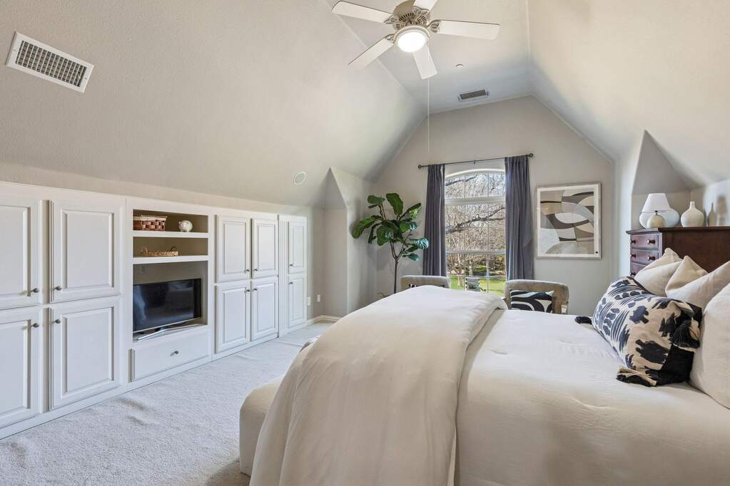 4 Bedroom Single Family Home/House's Image 30