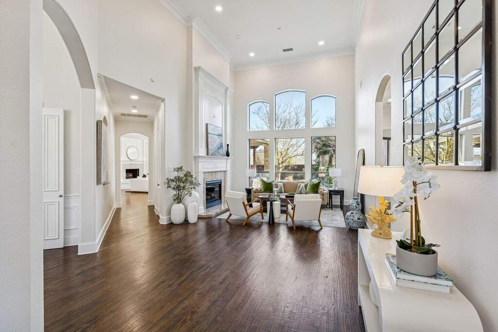 4 Bedroom Single Family Home/House's Image 3