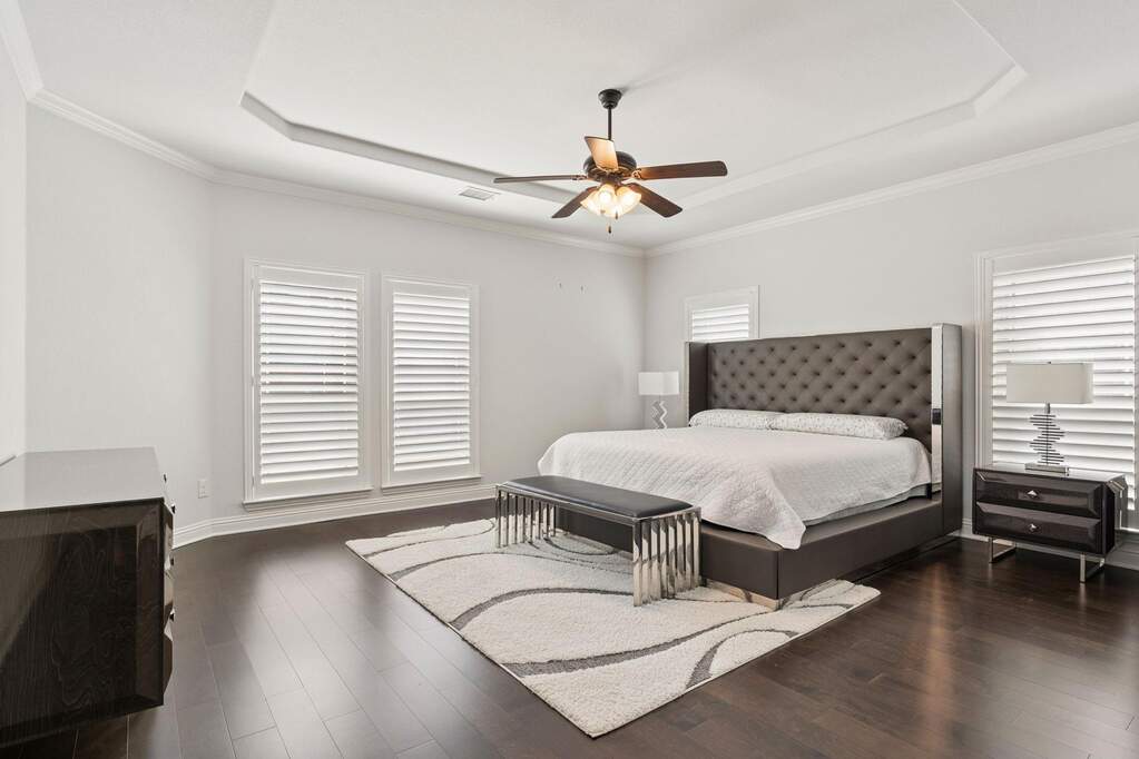 5 Bedroom Single Family Home/House's Image 12