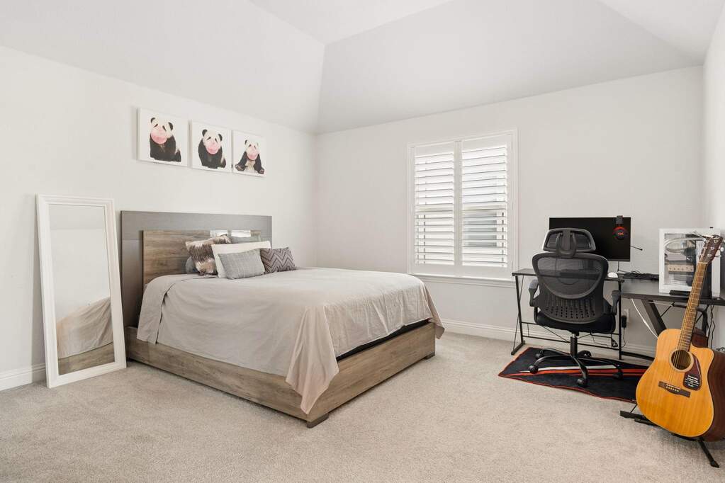 5 Bedroom Single Family Home/House's Image 22