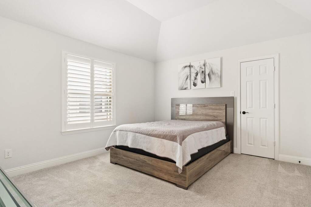 5 Bedroom Single Family Home/House's Image 26