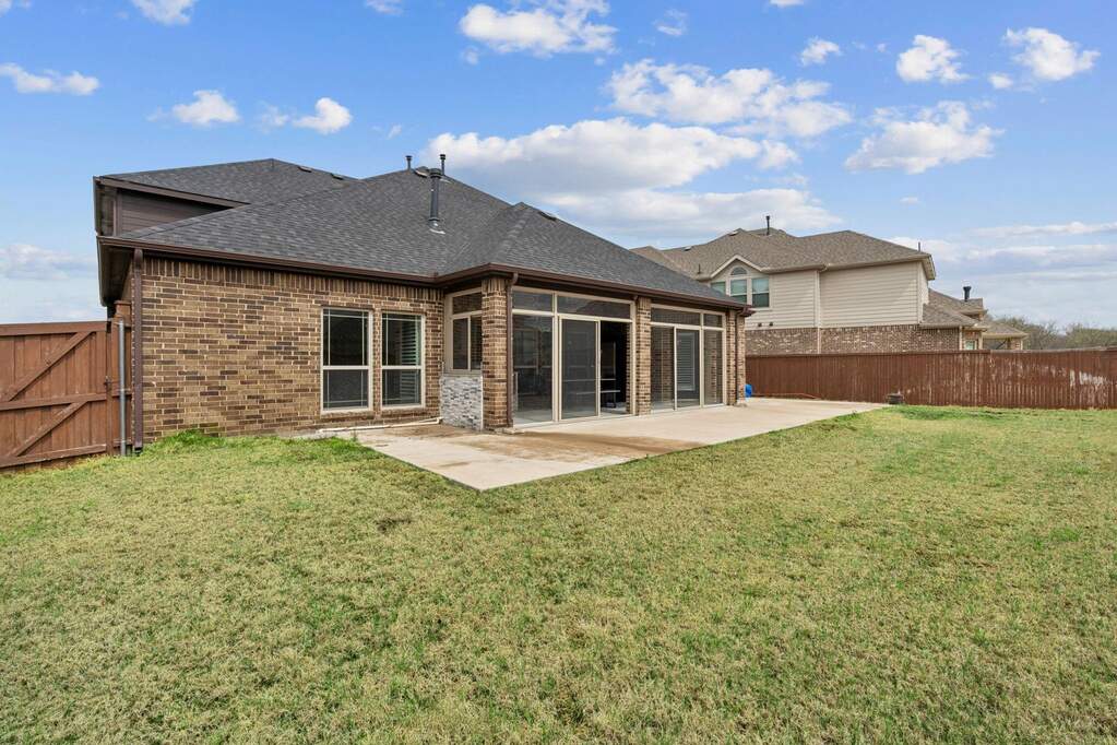 5 Bedroom Single Family Home/House's Image 34