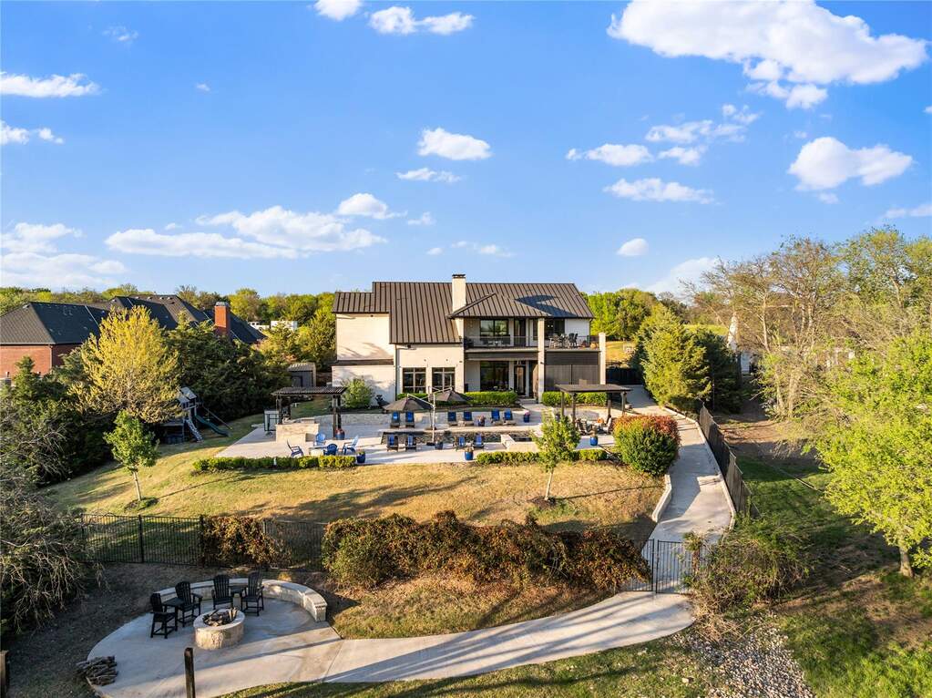 4 Bedroom Single Family Home/House's Image 31