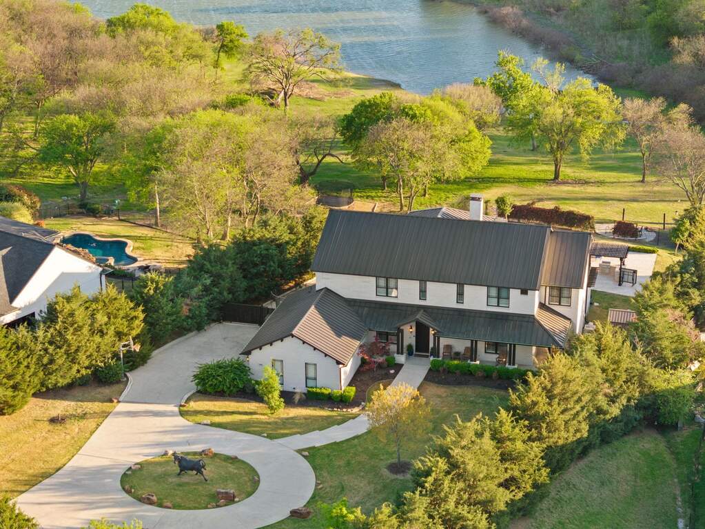 4 Bedroom Single Family Home/House's Image 33