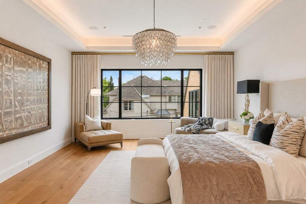 5 Bedroom Single Family Home/House's Image 17