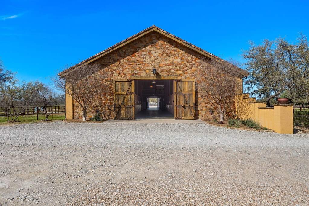 4 Bedroom Farm/Ranch/Plantation's Image 34