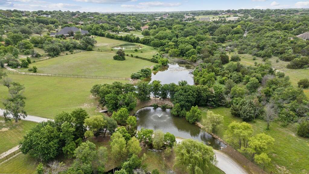 4 Bedroom Farm/Ranch/Plantation's Image 5
