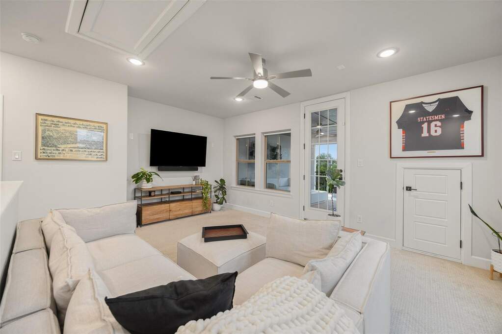 3 Bedroom Single Family Home/House's Image 28