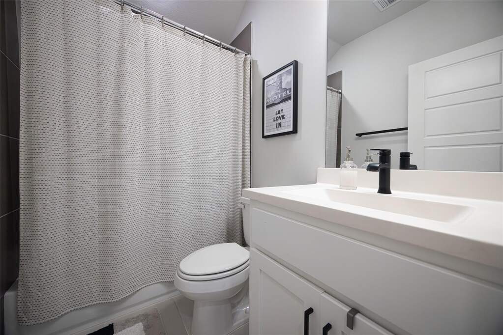 3 Bedroom Single Family Home/House's Image 31