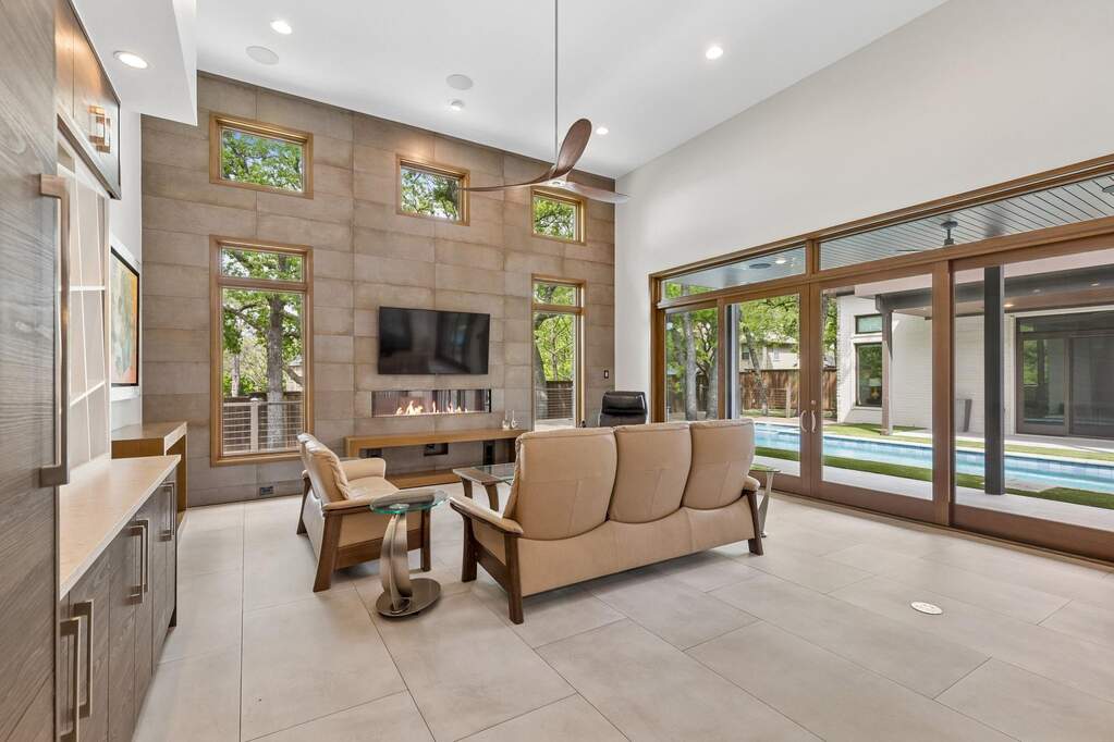 3 Bedroom Single Family Home/House's Image 8