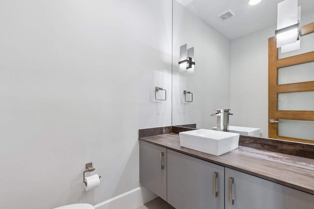 3 Bedroom Single Family Home/House's Image 12
