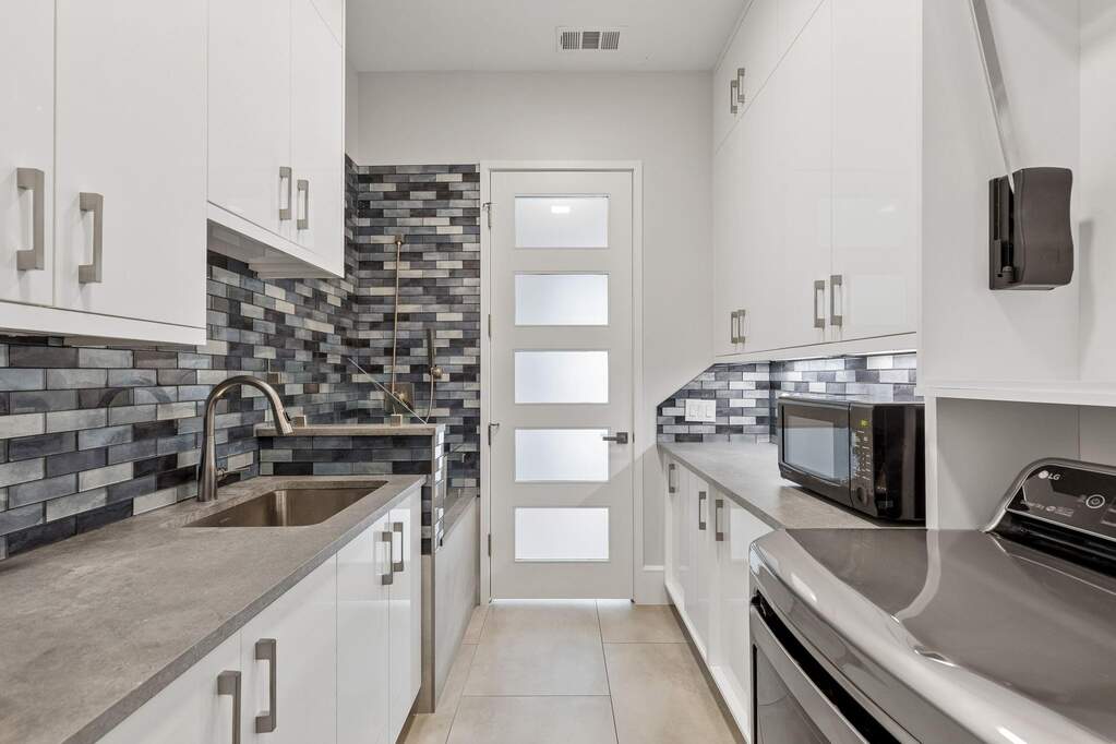 3 Bedroom Single Family Home/House's Image 13