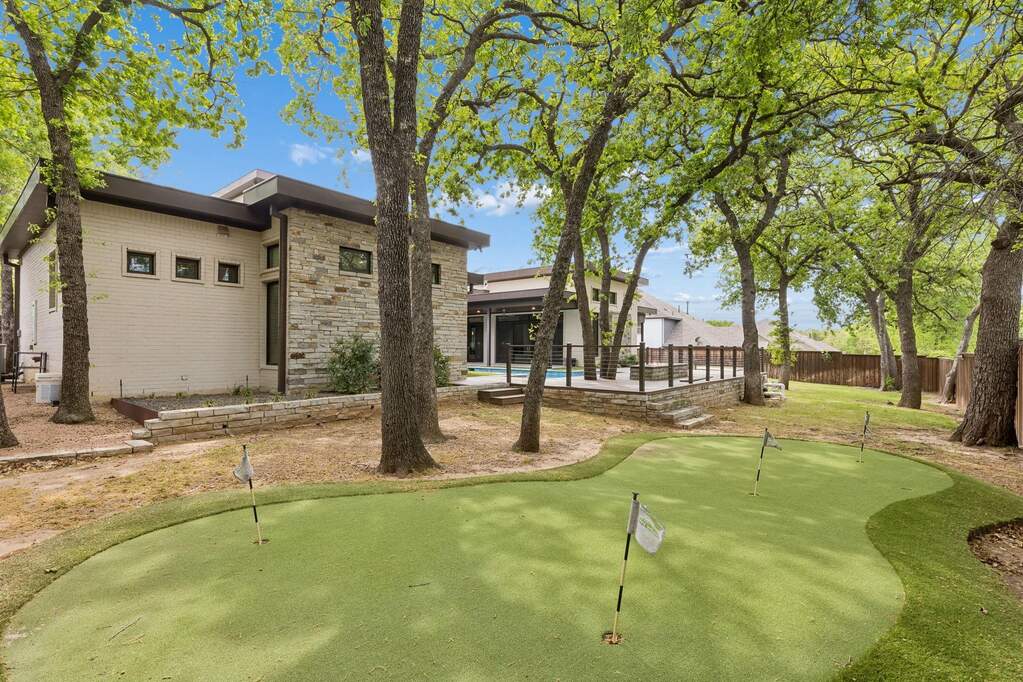 3 Bedroom Single Family Home/House's Image 32