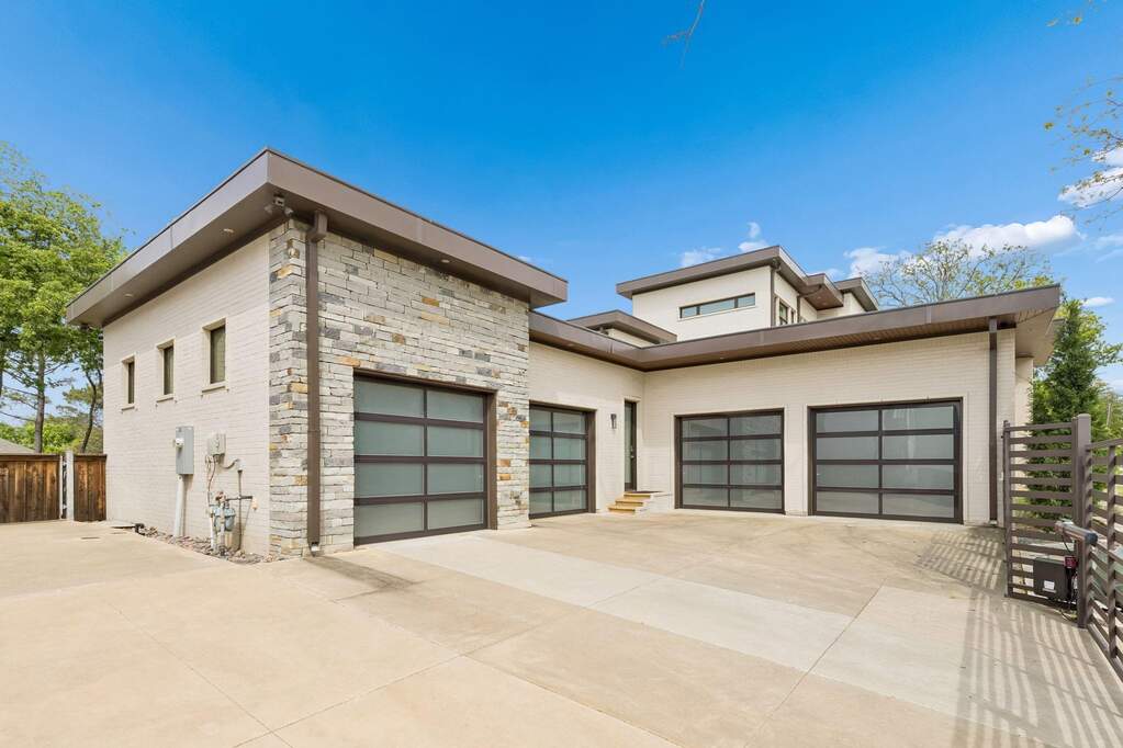 3 Bedroom Single Family Home/House's Image 34