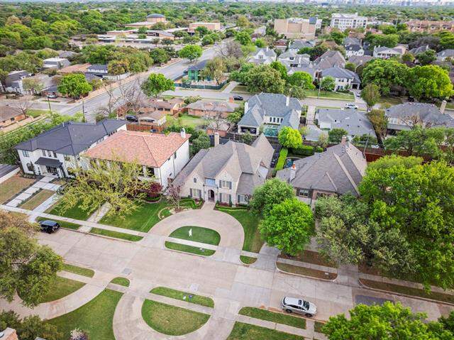 4 Bedroom Single Family Home/House's Image 10