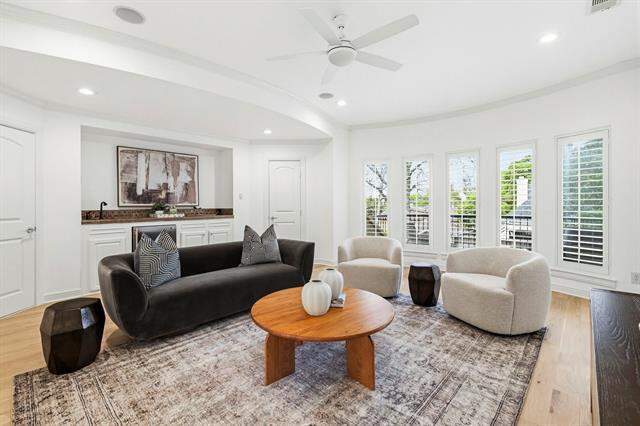 4 Bedroom Single Family Home/House's Image 23