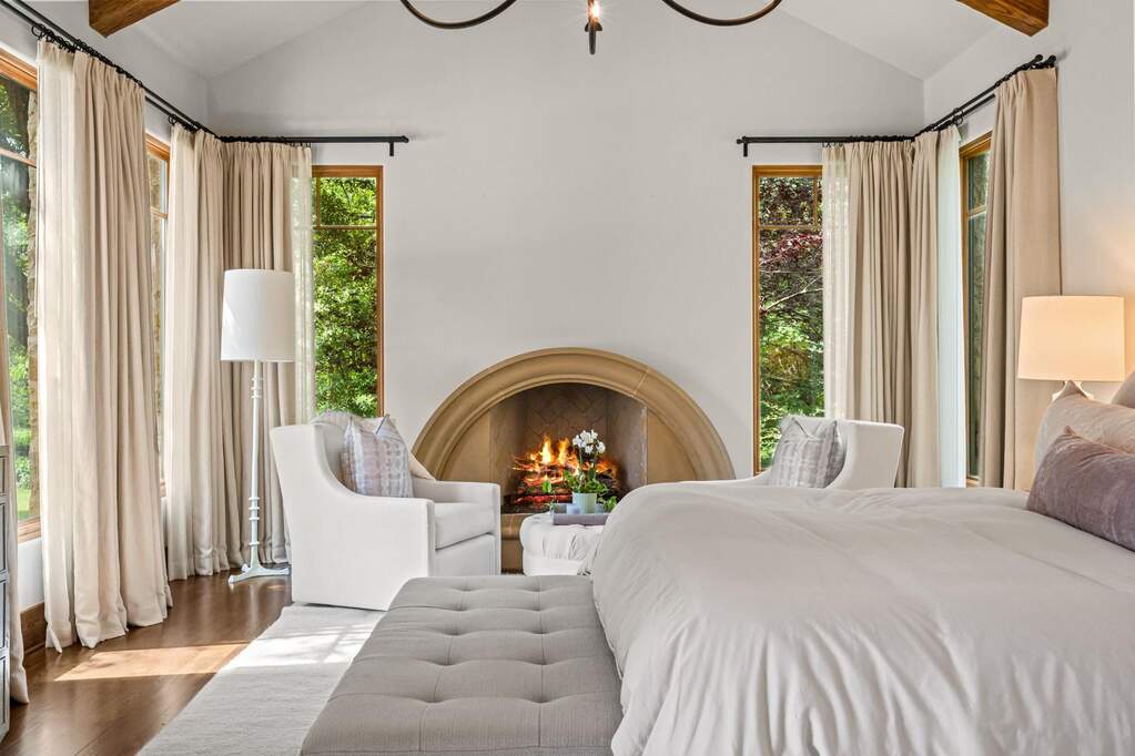 5 Bedroom Single Family Home/House's Image 15