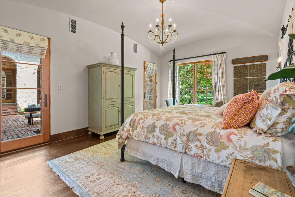 5 Bedroom Single Family Home/House's Image 20