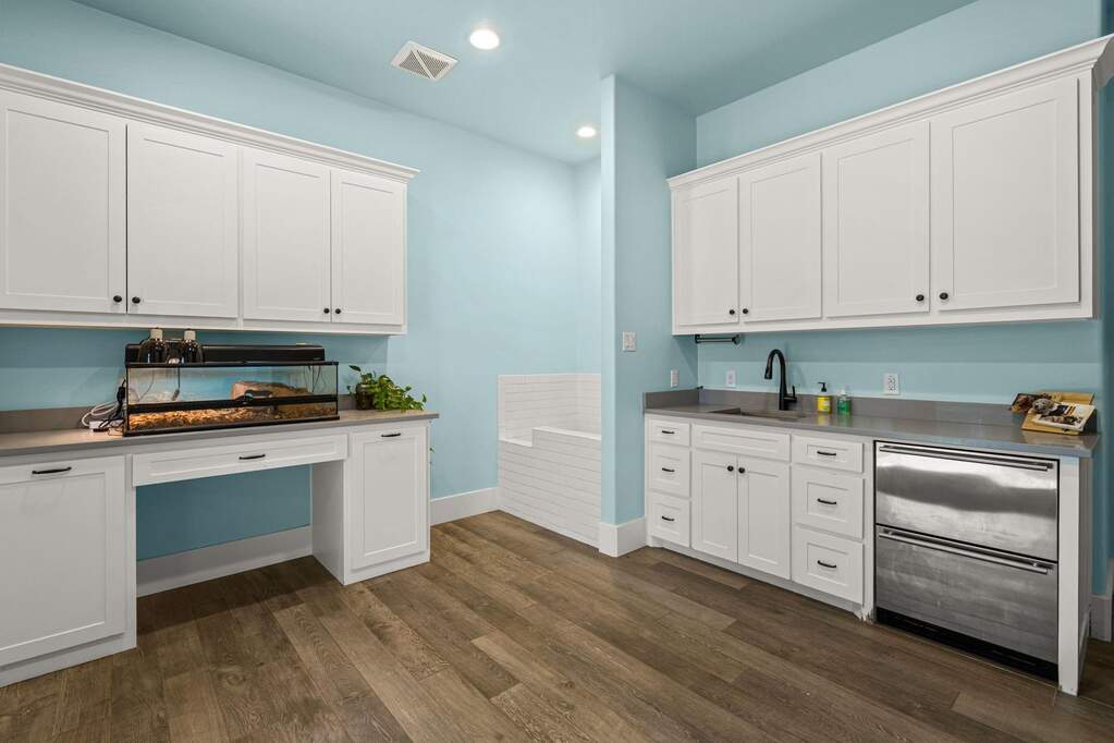 5 Bedroom Single Family Home/House's Image 25