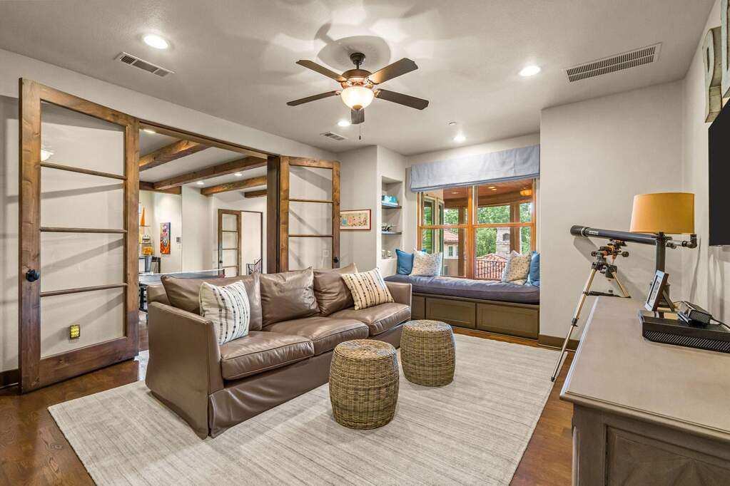 5 Bedroom Single Family Home/House's Image 27