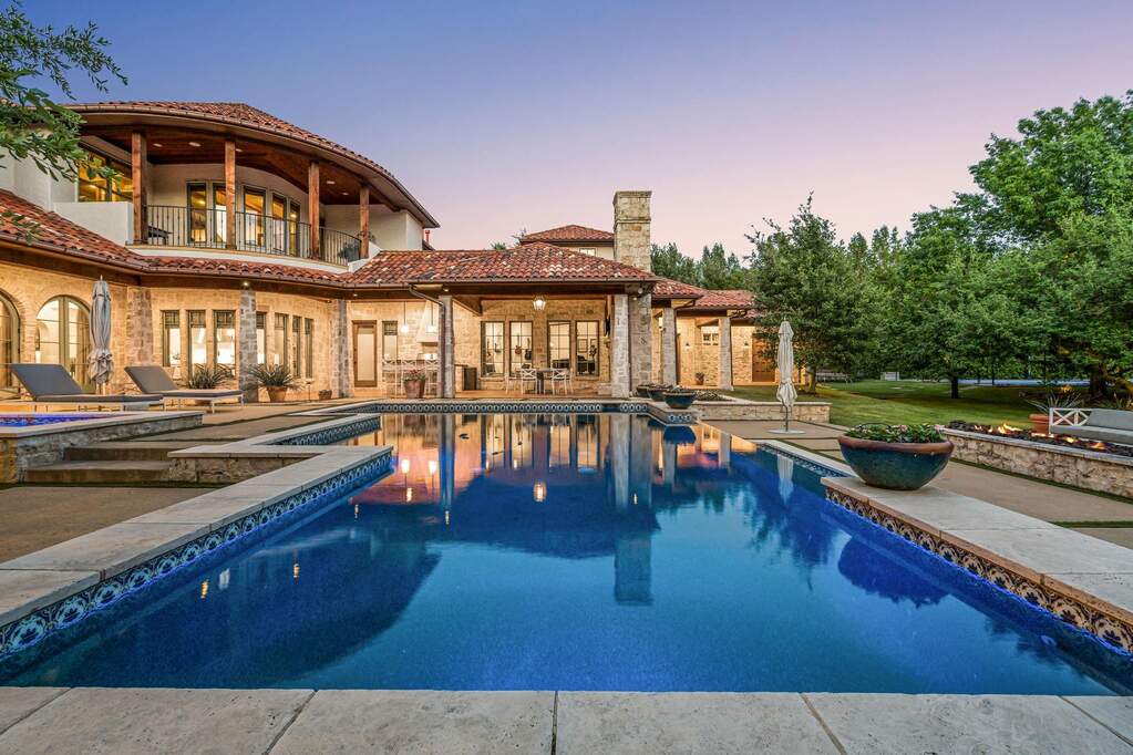 5 Bedroom Single Family Home/House's Image 31