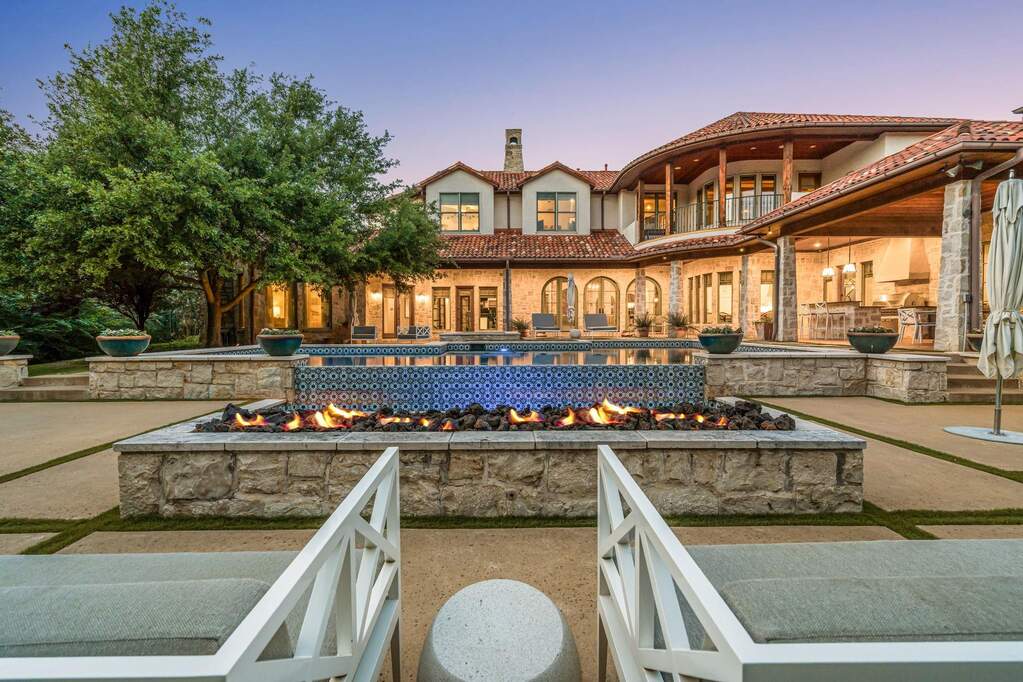 5 Bedroom Single Family Home/House's Image 32