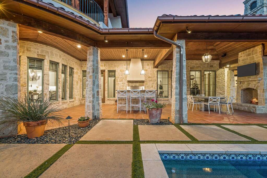 5 Bedroom Single Family Home/House's Image 33