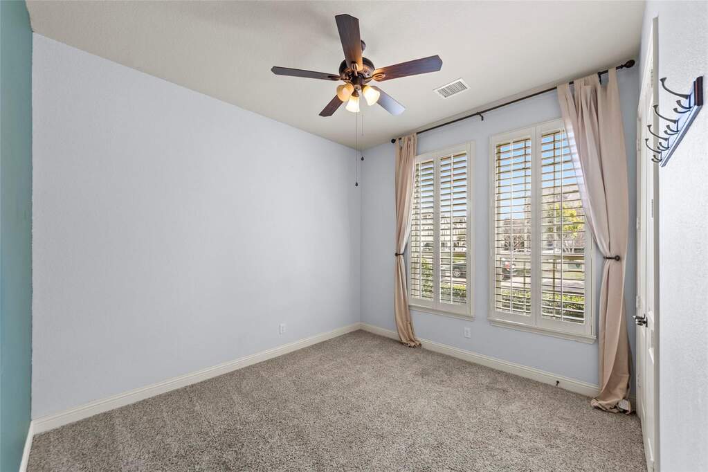 2 Bedroom Villa/Townhouse's Image 9