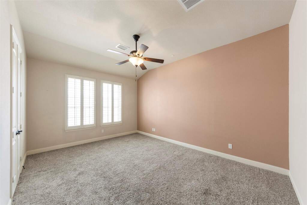 2 Bedroom Villa/Townhouse's Image 5