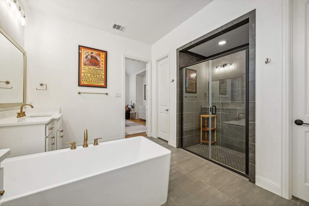 4 Bedroom Single Family Home/House's Image 17