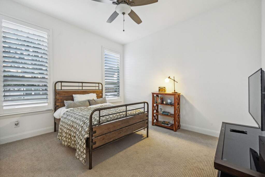 4 Bedroom Single Family Home/House's Image 18