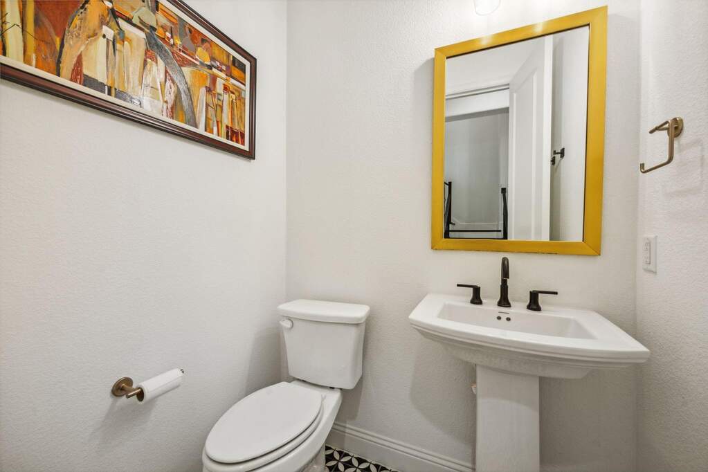 4 Bedroom Single Family Home/House's Image 21