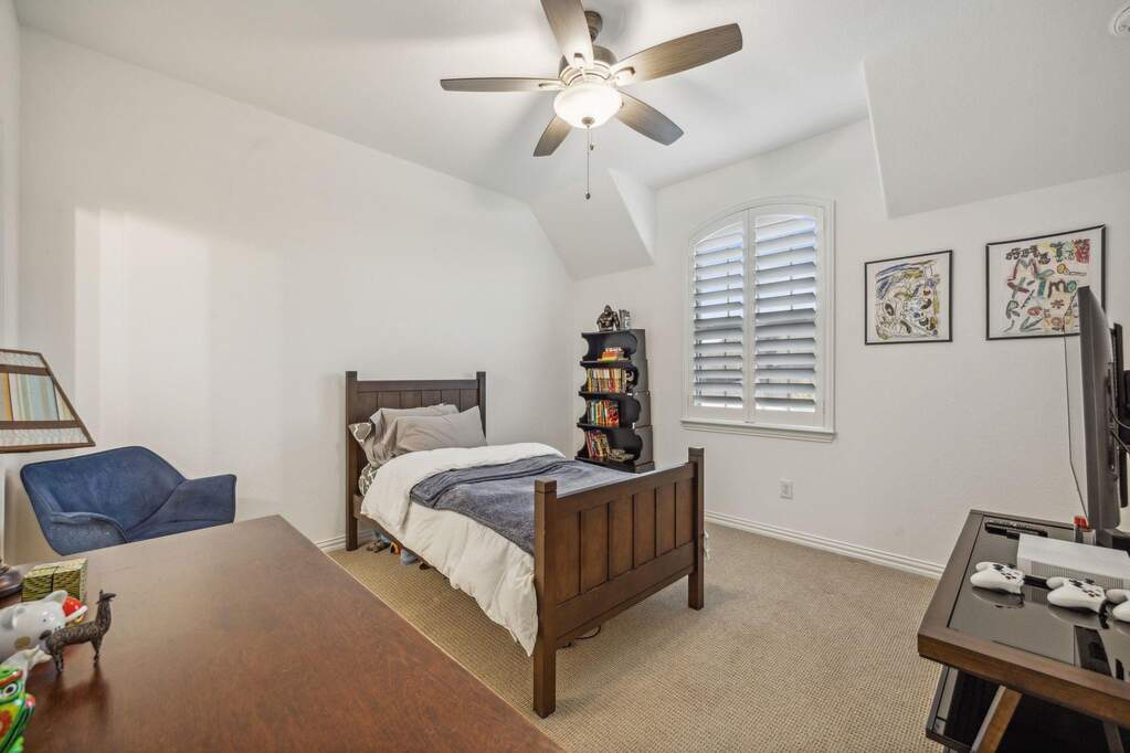 4 Bedroom Single Family Home/House's Image 28