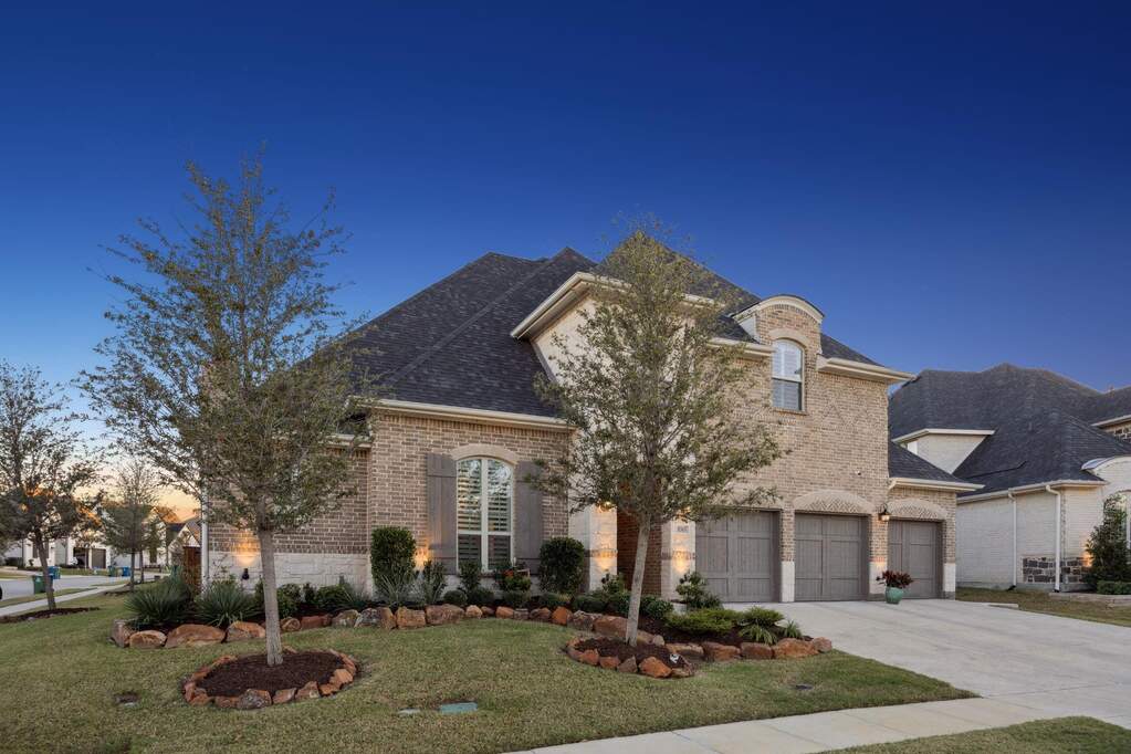 4 Bedroom Single Family Home/House's Image 4