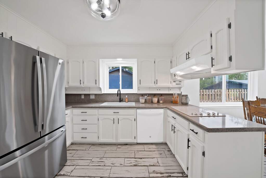 4 Bedroom Single Family Home/House's Image 7