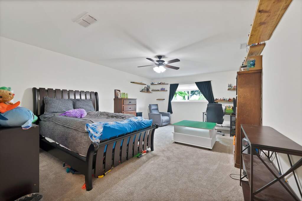 4 Bedroom Single Family Home/House's Image 16